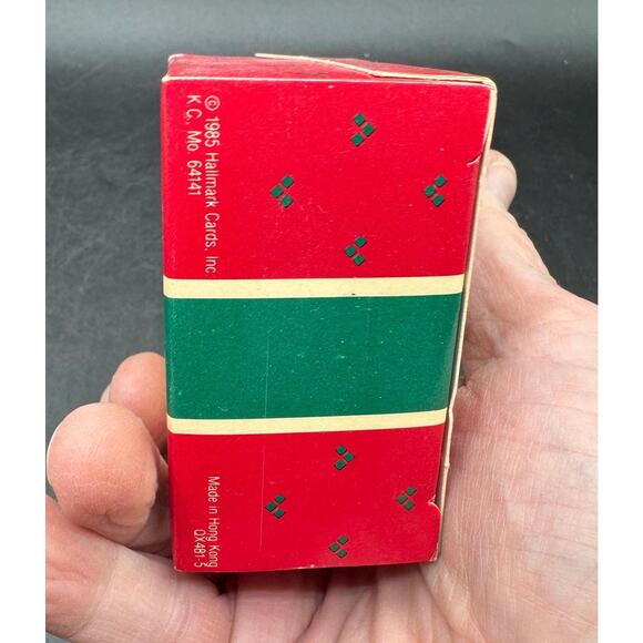 1985 Hallmark Keepsake Christmas Ornament Bottlecap Fun Bunnies MIB! -32D - Picture 4 of 7